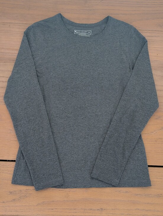 tek gear Tops - Women's Tek Gear Long-Sleeve Crewneck Shirt Charcoal Gray With Durable Stitching